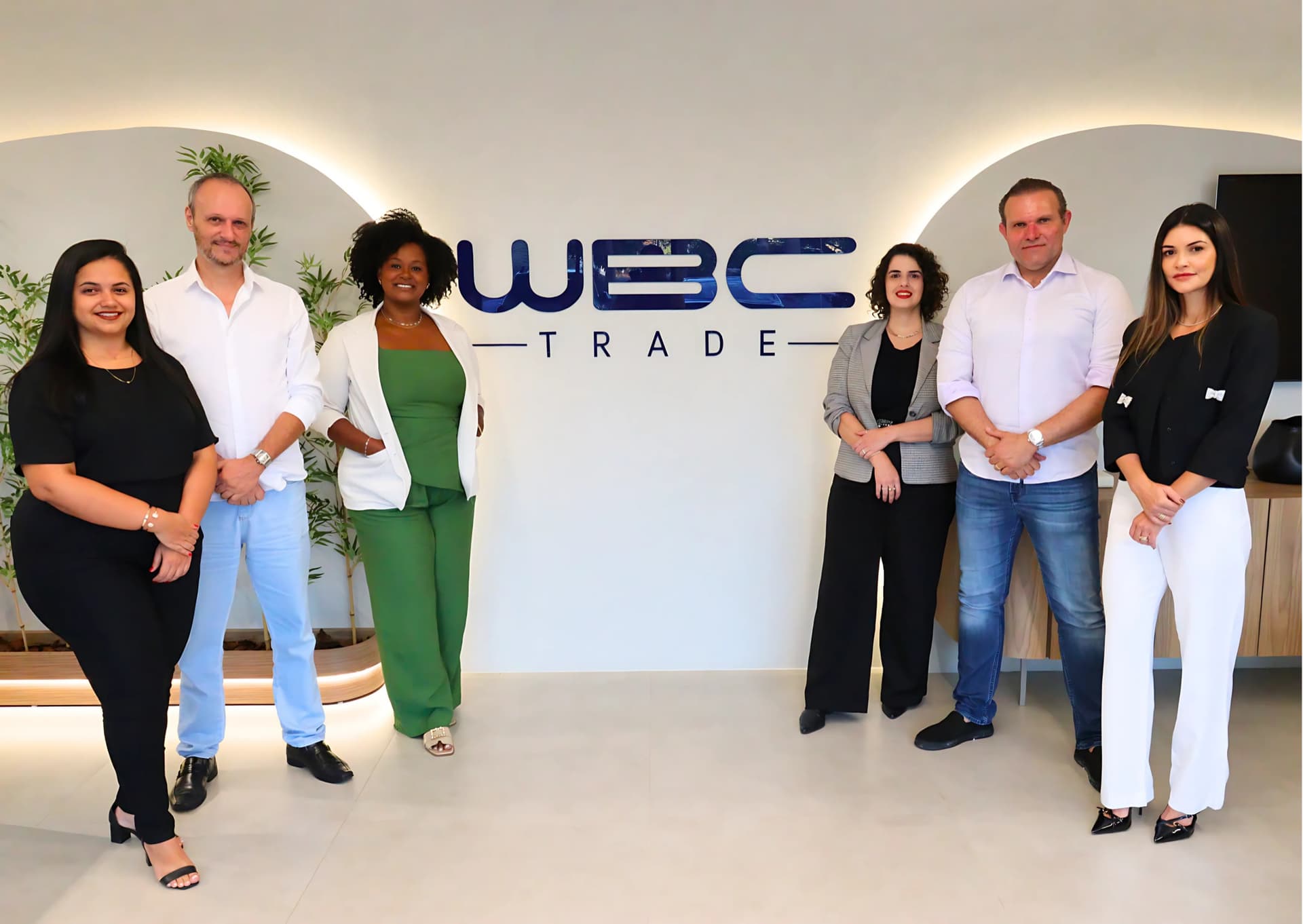 Equipe WBC Trade — especialistas em comércio exterior