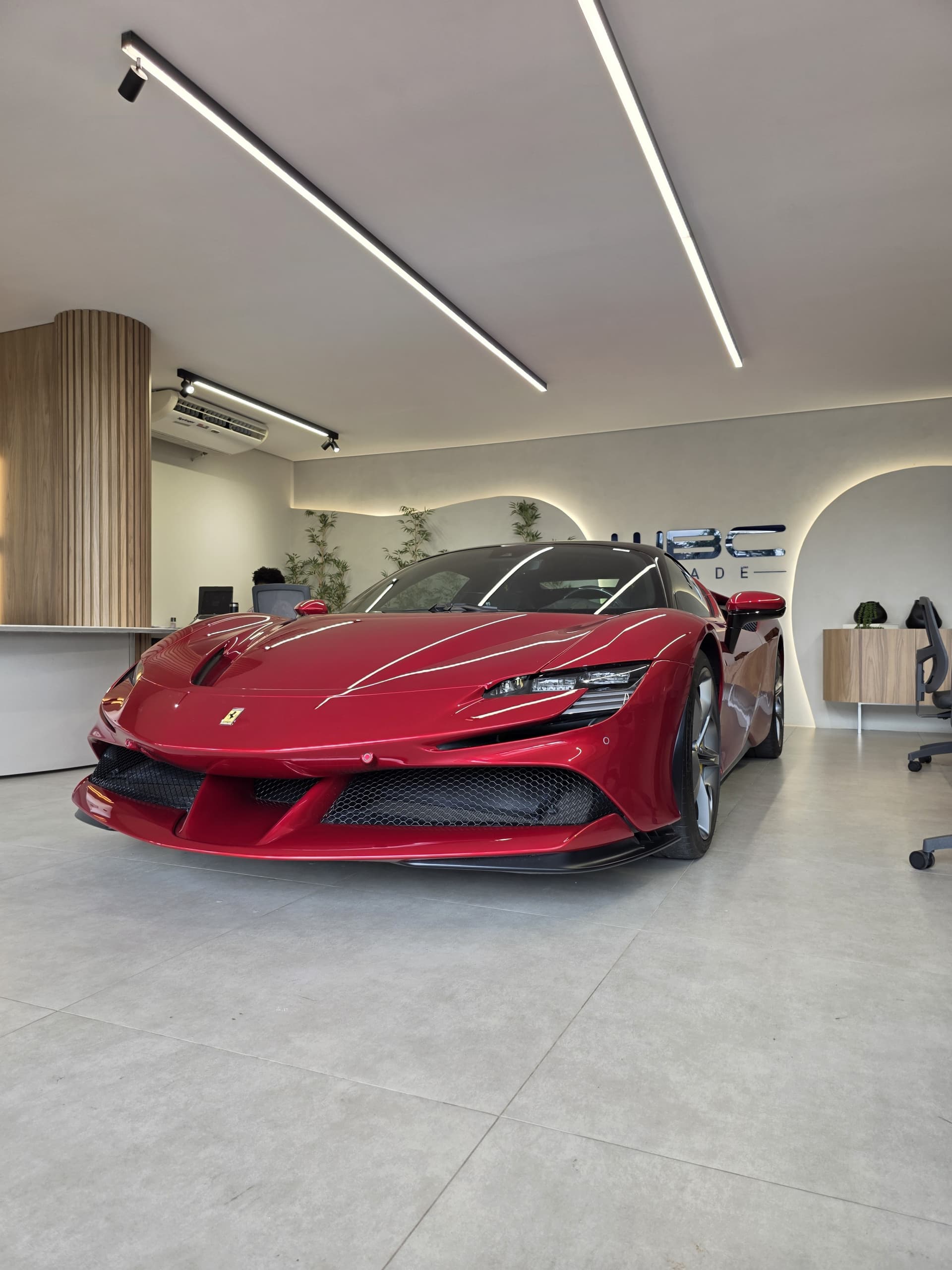 Ferrari SF90 Stradale Rosso Coburn - Foto 1