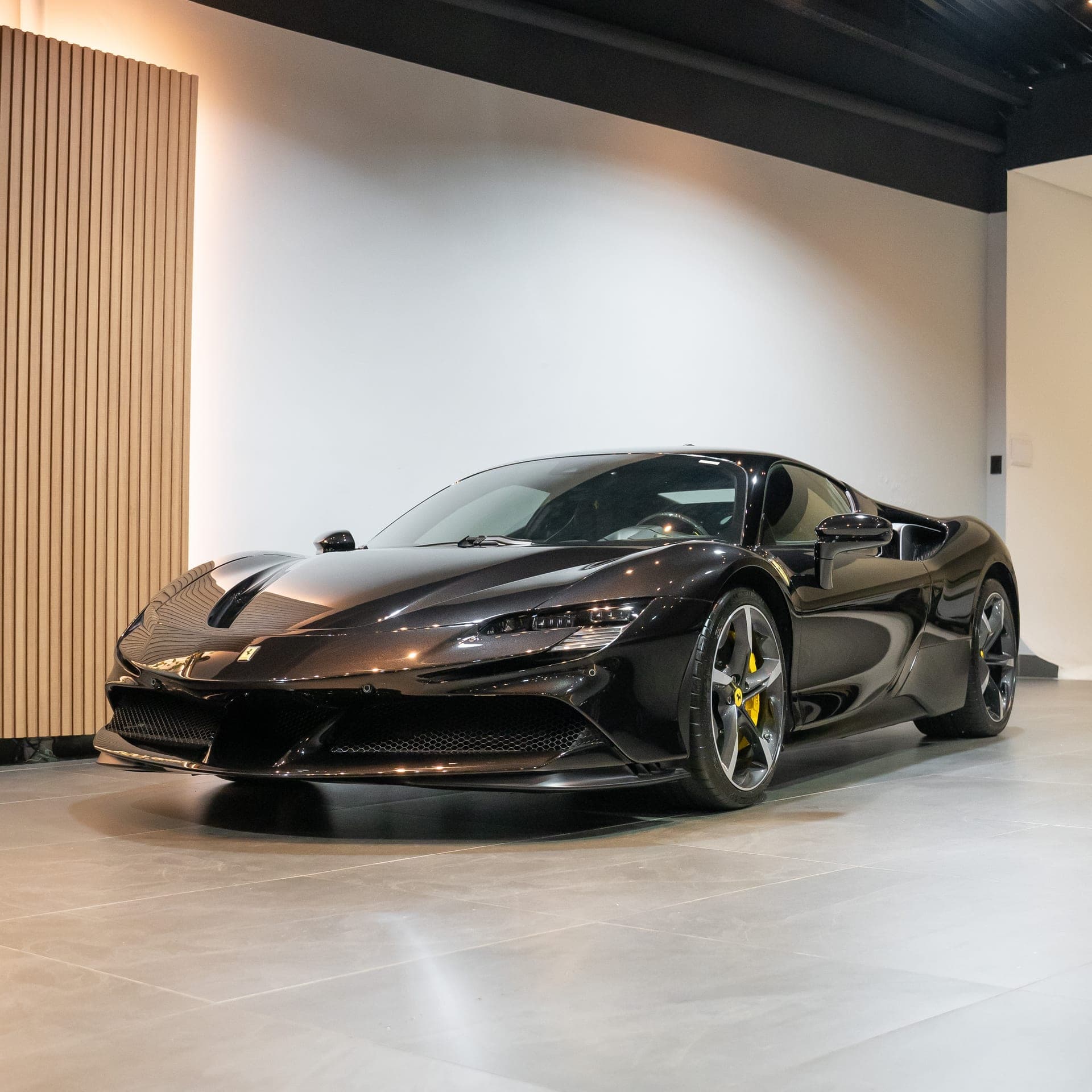 Ferrari SF90 Stradale 2024 importado pela WBC Trade